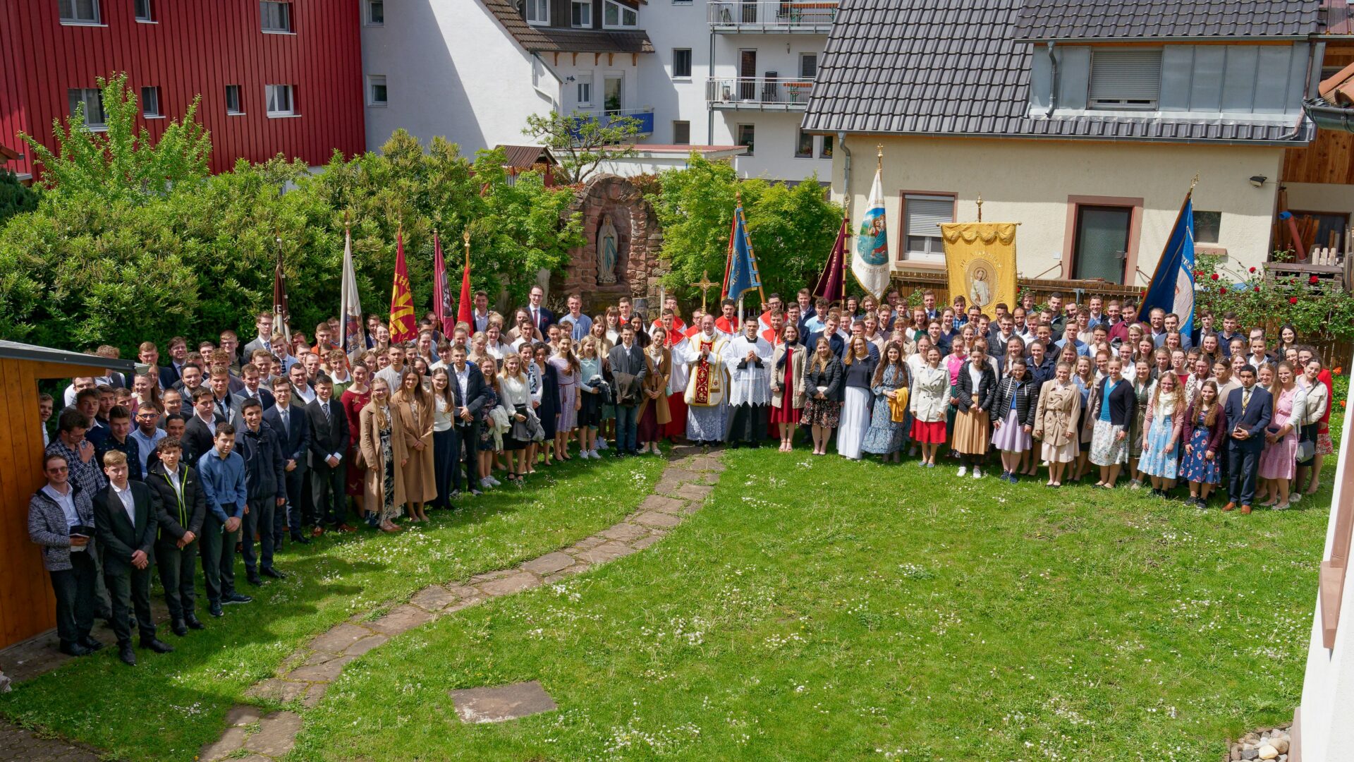 Gruppenfoto von Jugendlichen